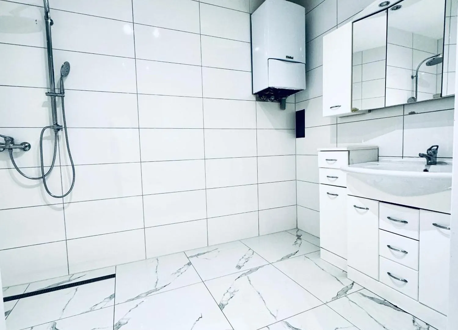 Comfy & Cozy 4Br Shared Apt Next To Kaufpark Alterlaa Vienna