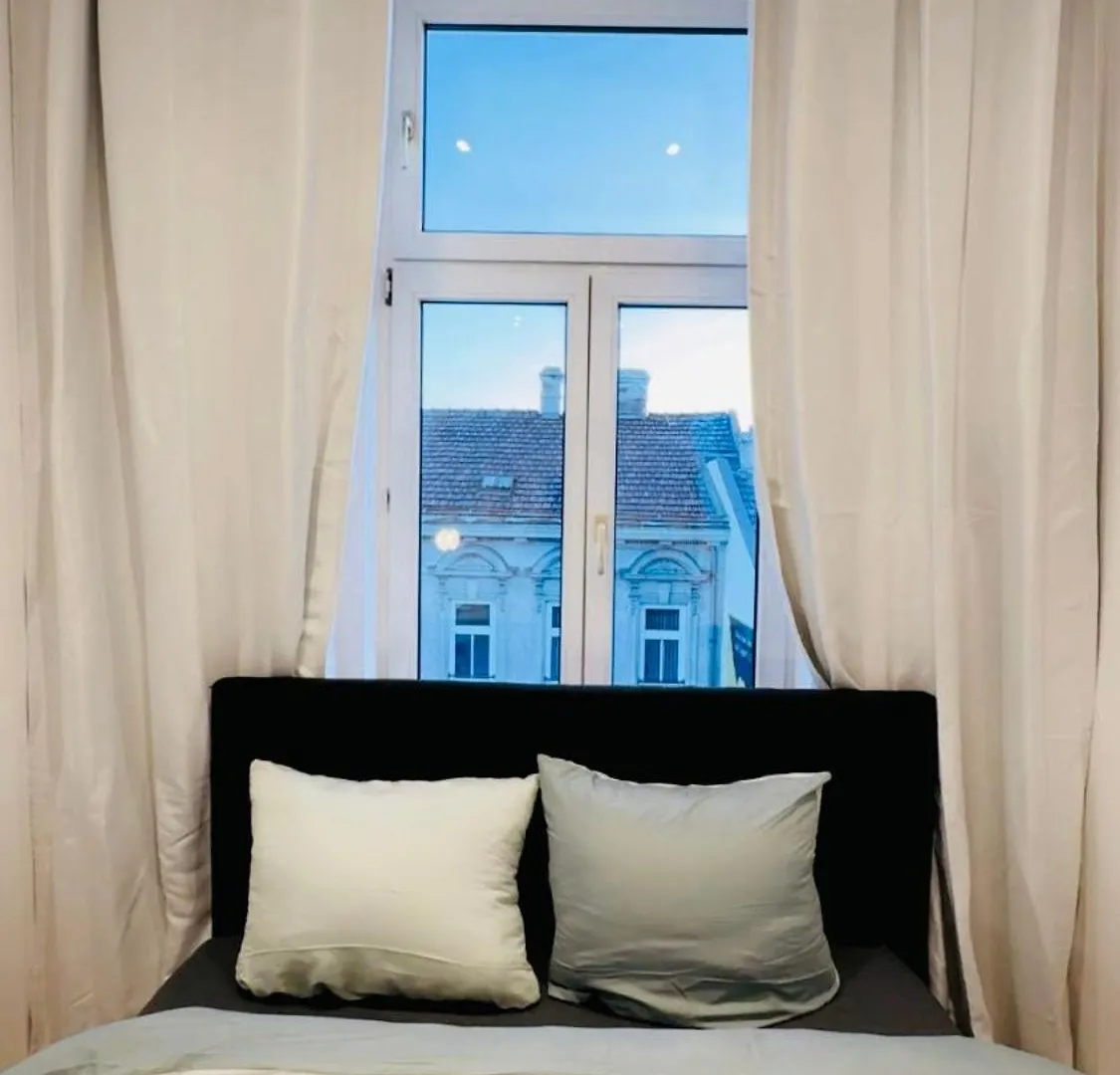 Comfy & Cozy 4Br Shared Apt Next To Kaufpark Alterlaa Vienna 0*,  Austria