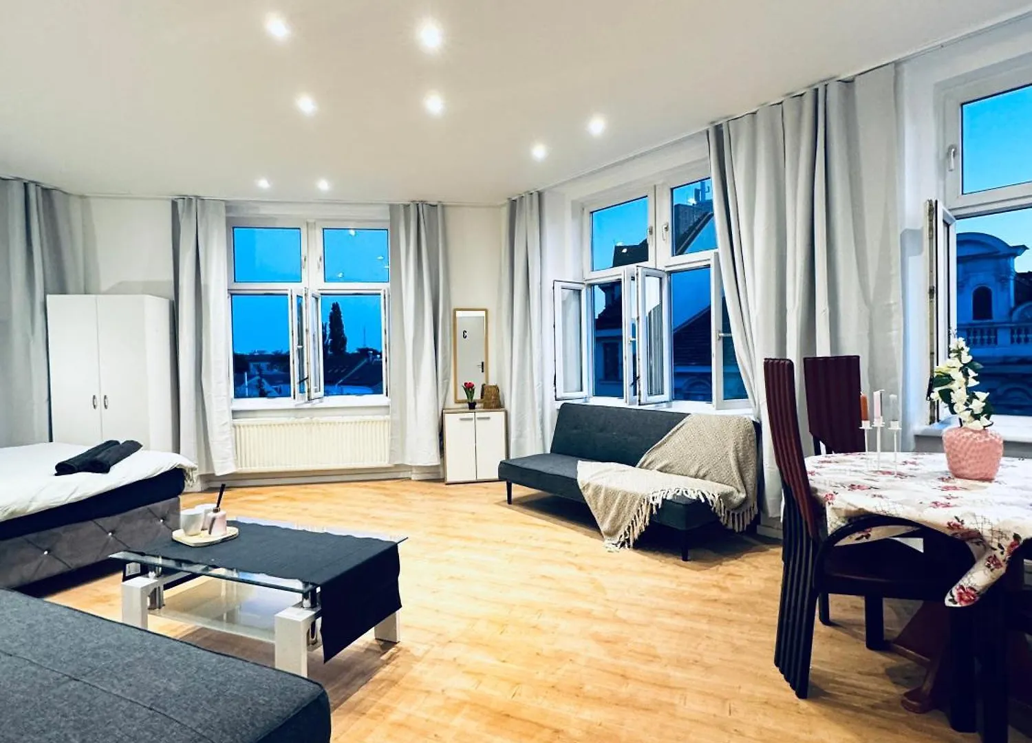 Comfy & Cozy 4Br Shared Apt Next To Kaufpark Alterlaa Vienna 0*,  Austria