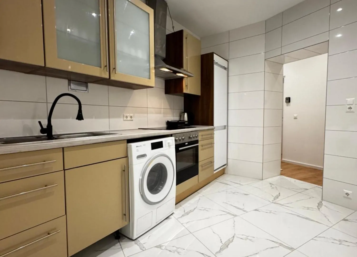 Lejlighed Comfy & Cozy 4Br Shared Apt Next To Kaufpark Alterlaa Wien